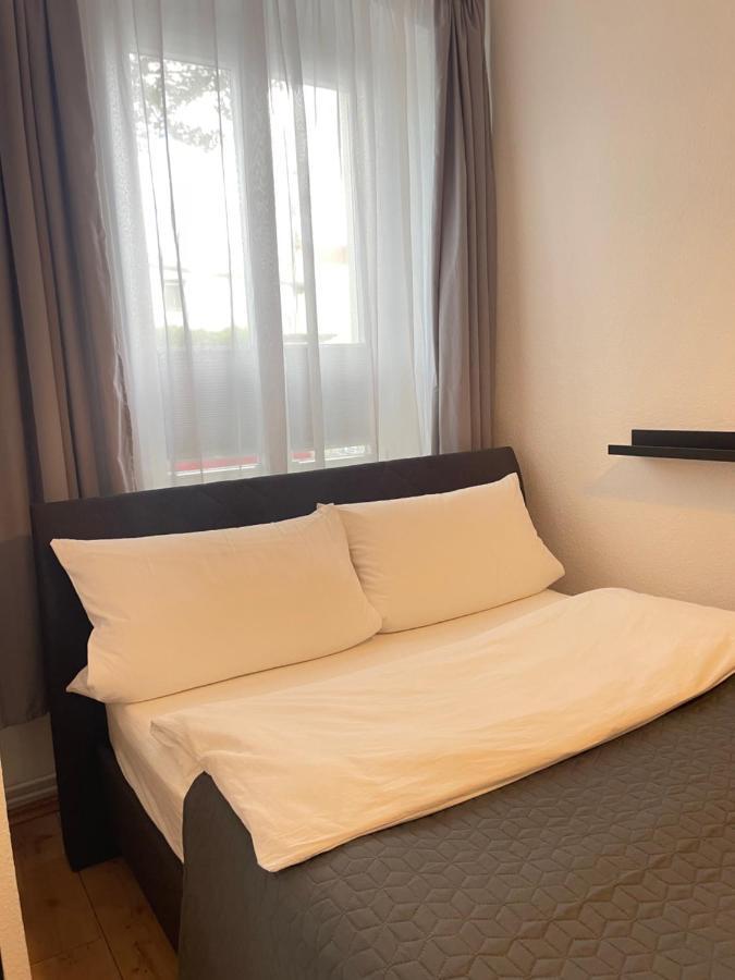 Ferienwohnung Im Stadtzentrum Von Bernau - Schoene Ferienwohnung Mit 1 1/2 Zimmern, Bad, Spuelmaschine, Waschmaschine, Komplette Kueche, Wlan Bernau bei Berlin Kültér fotó