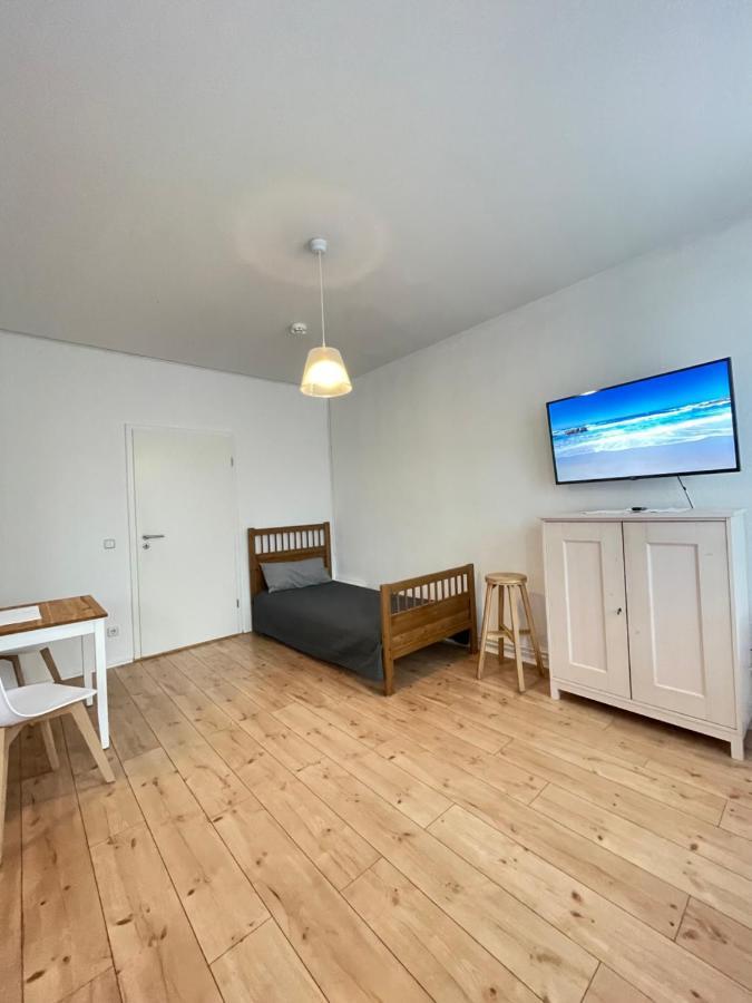 Ferienwohnung Im Stadtzentrum Von Bernau - Schoene Ferienwohnung Mit 1 1/2 Zimmern, Bad, Spuelmaschine, Waschmaschine, Komplette Kueche, Wlan Bernau bei Berlin Kültér fotó