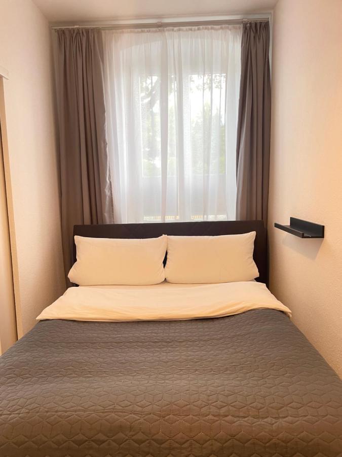 Ferienwohnung Im Stadtzentrum Von Bernau - Schoene Ferienwohnung Mit 1 1/2 Zimmern, Bad, Spuelmaschine, Waschmaschine, Komplette Kueche, Wlan Bernau bei Berlin Kültér fotó